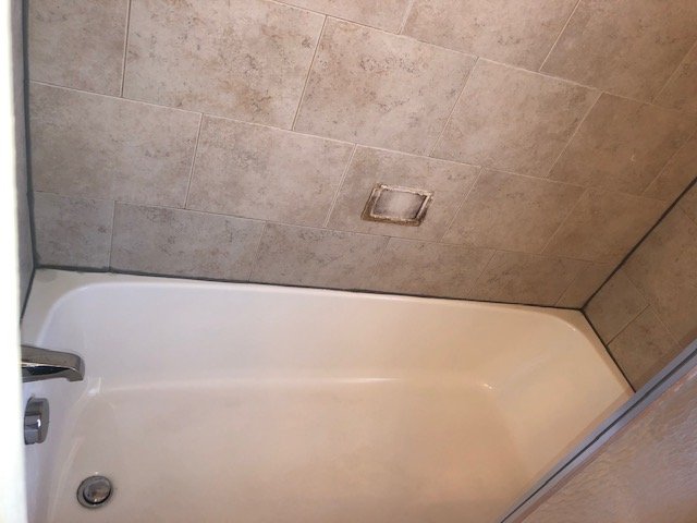 How to Clean a Bathtub Drain
