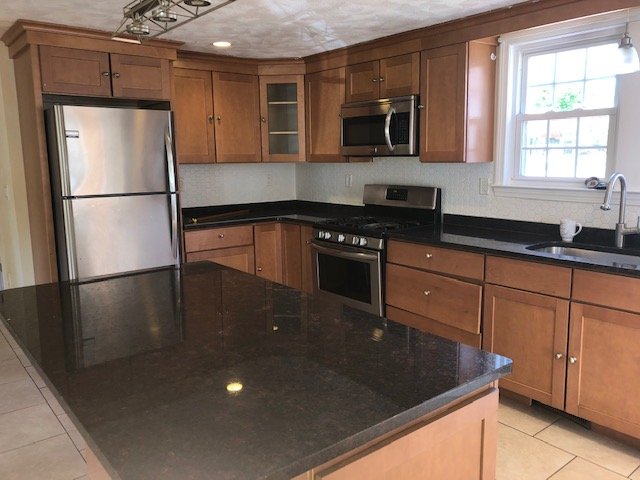 How to Clean Kitchen Countertops