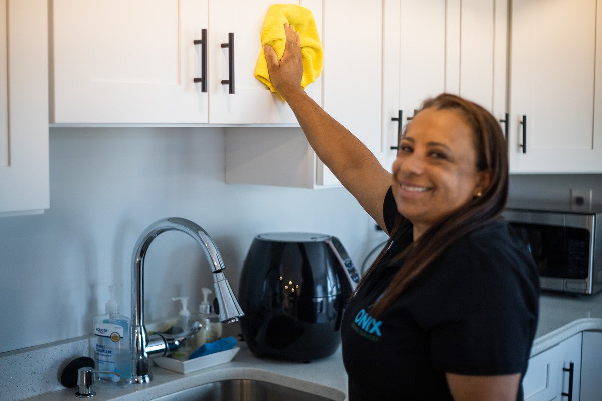 How to Clean Kitchen Cabinets