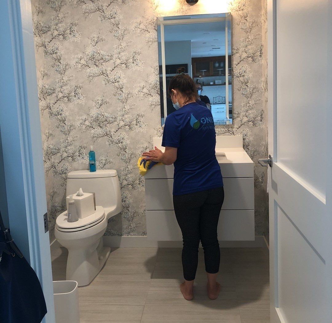 How to Clean a Bathroom